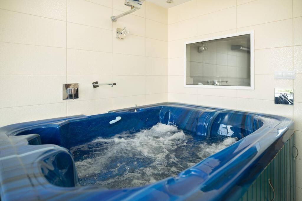 Martonfalvi Penthouse W Jacuzzi Debrecen Exterior foto